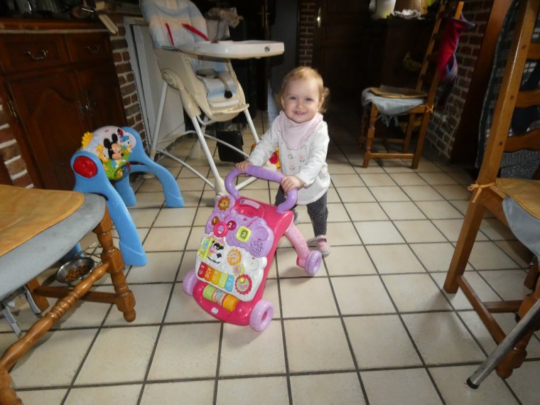 mamie je veux marcher  j y arriverais lollll