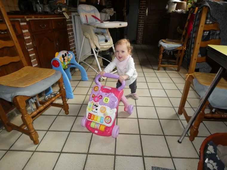 mamie je veux marcher  j y arriverais lollll