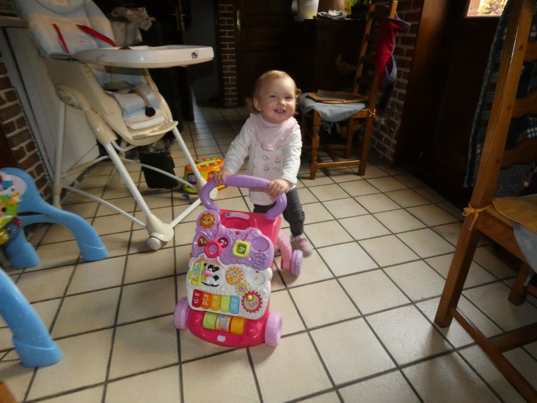 mamie je veux marcher  j y arriverais lollll